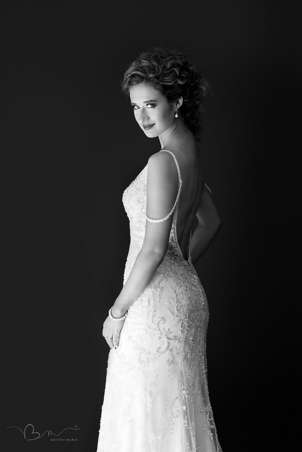 The Dress Weddings amazing wedding photo, best macomb county photographer, black and white photo, black and white wedding photo, bridal shoot, bride, dream wedding, fall wedding, golf course wedding, michigan wedding, michigan wedding photographer, michigan wedding photogra