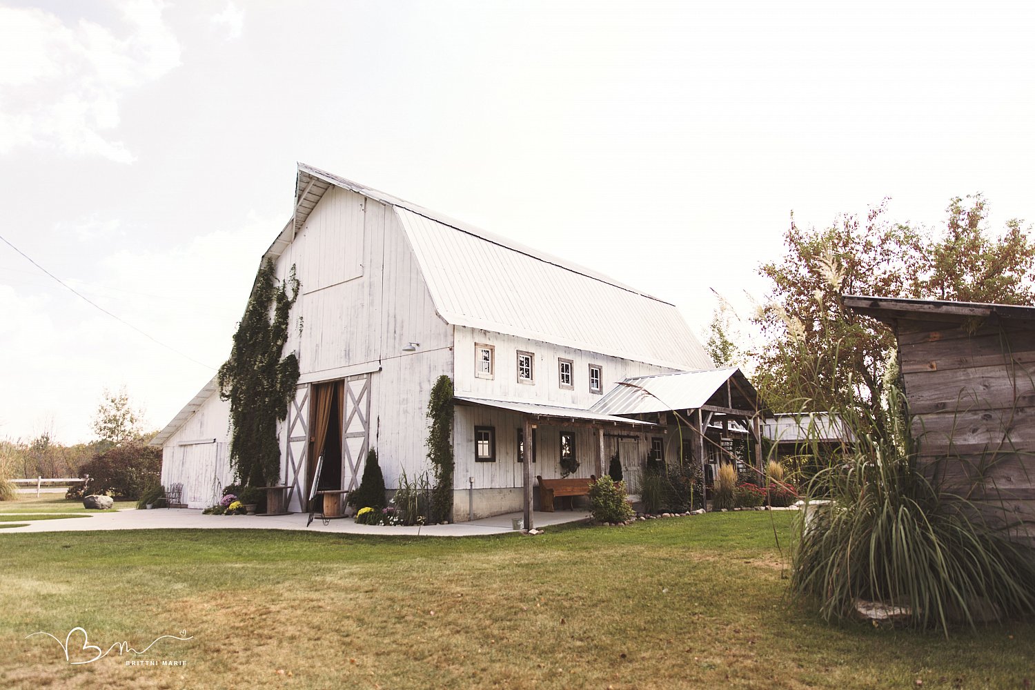 Milestone Barn Venue Weddings amazing wedding photo, barn, barn wedding, best macomb county photographer, dream wedding, fall wedding, michigan wedding, michigan wedding photographer, michigan wedding photography, milestone barn, photography by brittni marie, real wedding, vintage wed